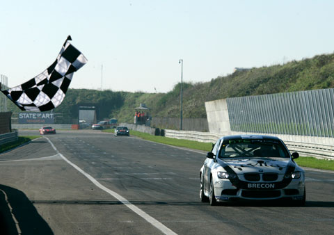 480_gt4_r2_finish